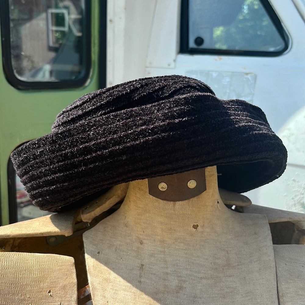 90s Black Bucket Hat